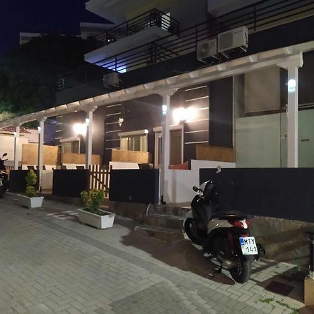 Stratos Family Apartments & Studios ネオス・マルマラス エクステリア 写真